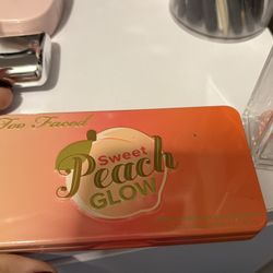 Too Faced Glow Pallet 