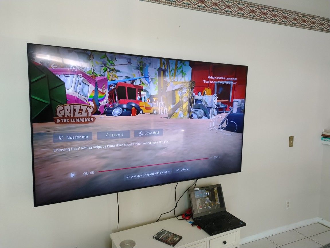 85in Flat Screen Tv With Wall Mount