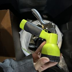Multifunction nozzle for garden hose