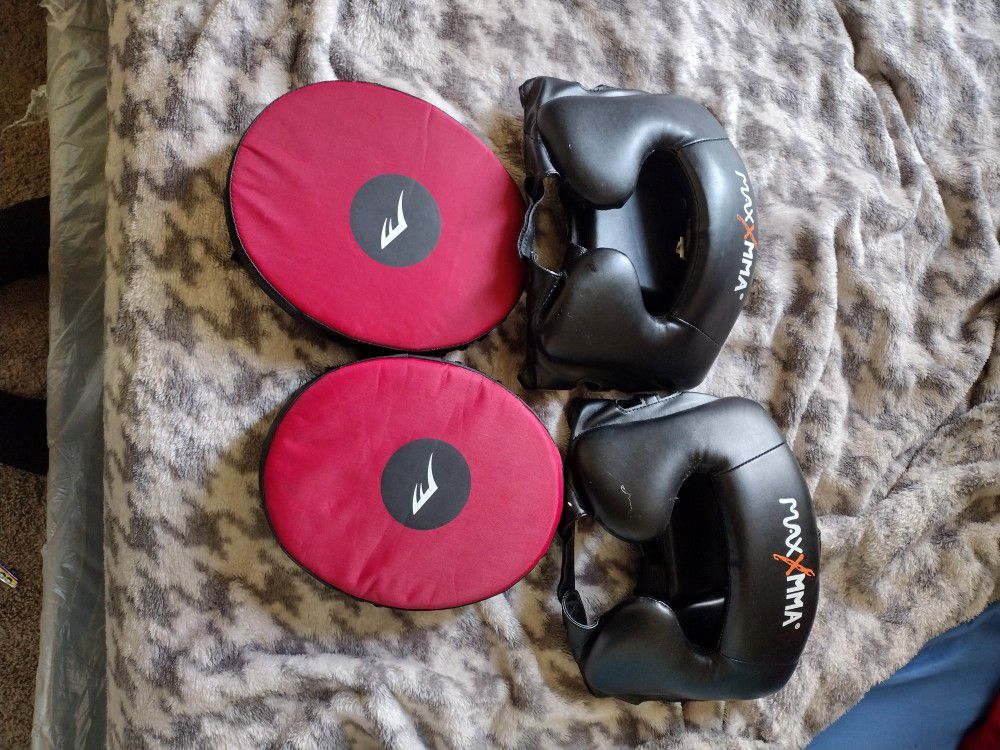 Boxing Facemasks And Boxing Practice Mits For Sale!!