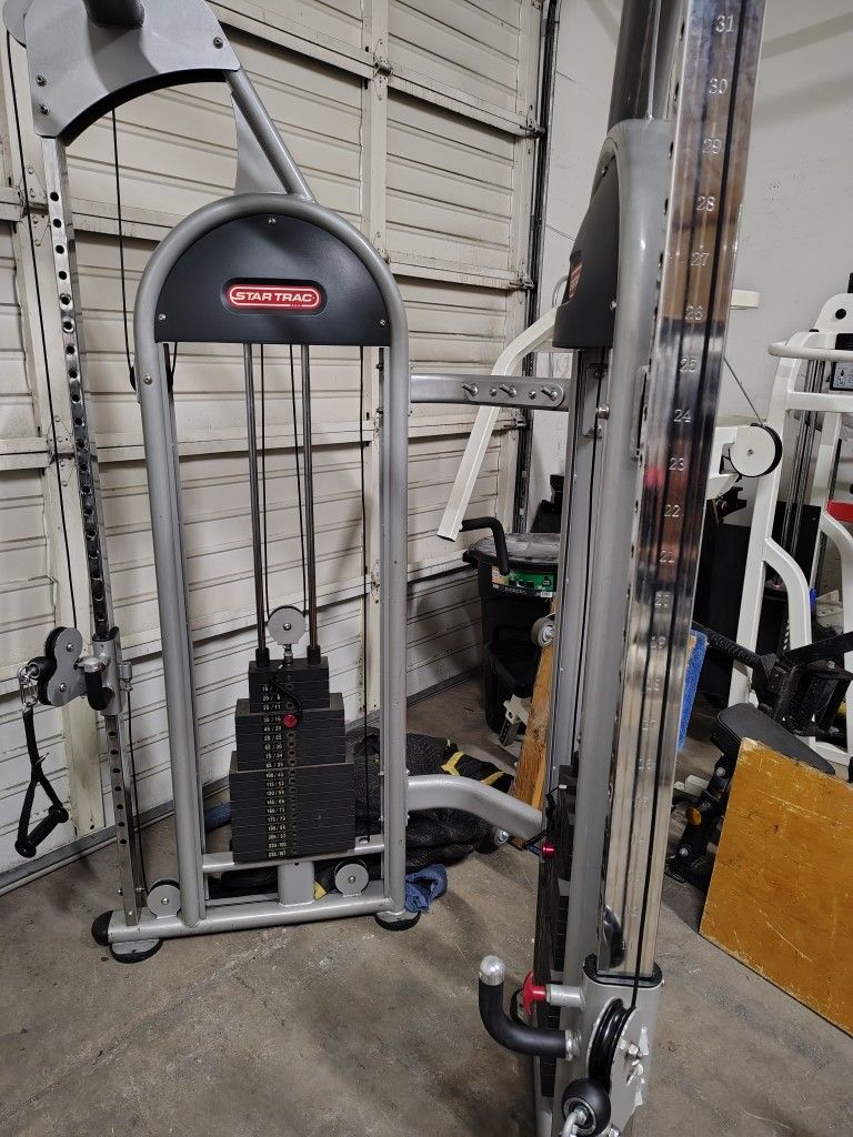 STAR TRAC FUNCTIONAL TRAINER EXERCISE FITNESS GYM EQUIPMENT
