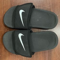 Boys nike deals slides