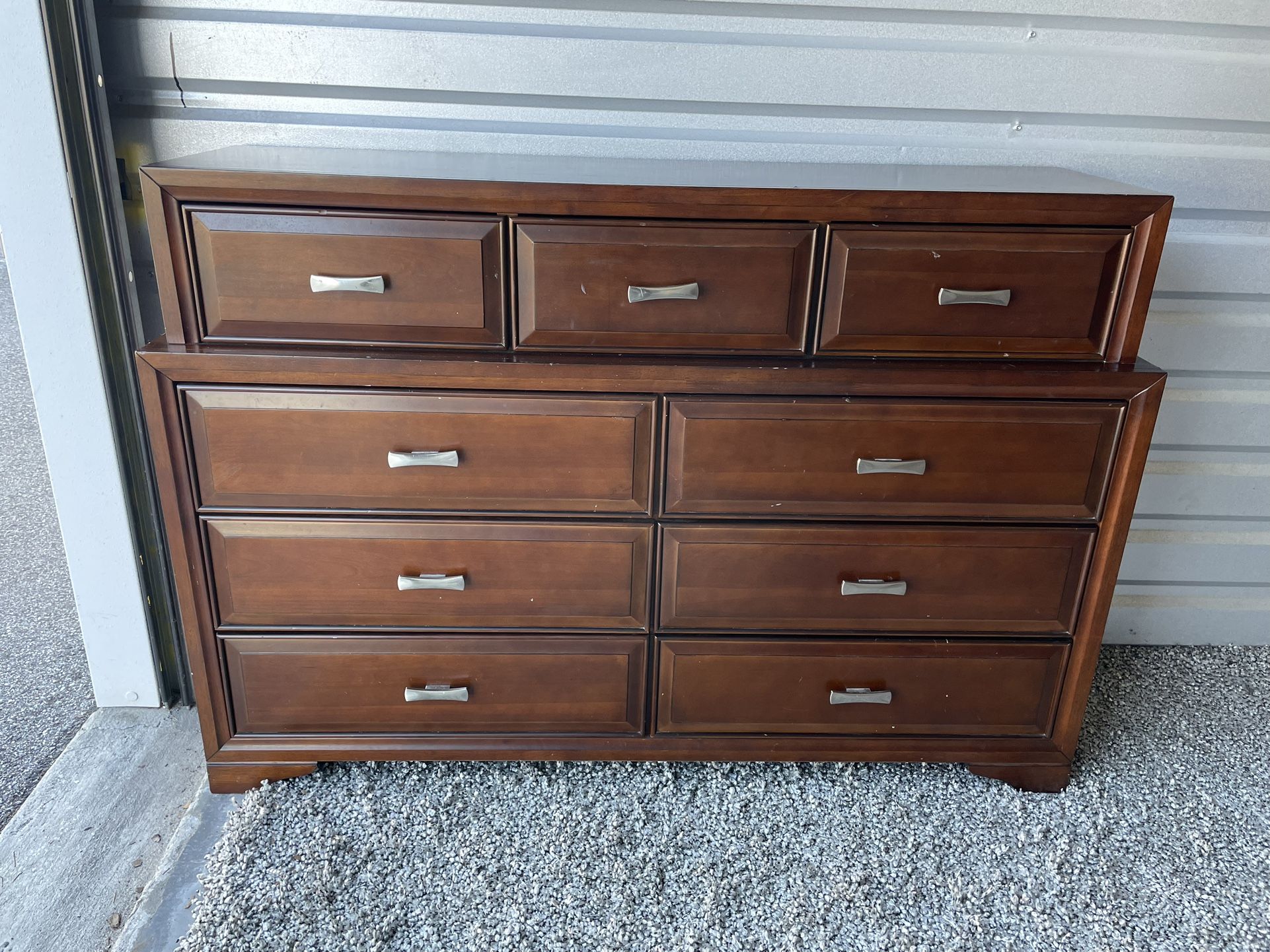 DRESSER 58” x 16,5” x 40”