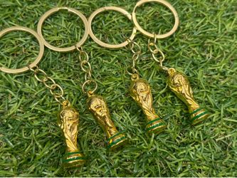 🏆 FIFA World Cup Trophy Keychain 2026 - NEW