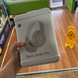 Beats Studio Pro Wireless Headphones - Sandstone