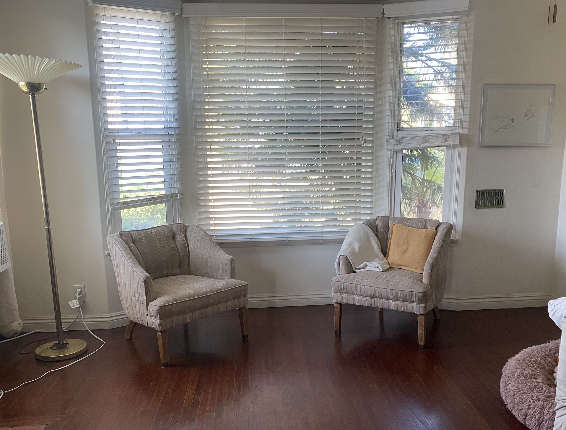 Set Of Two Mid Century Modern Chairs 