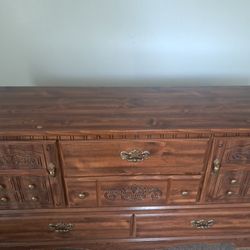 Long Dresser 
