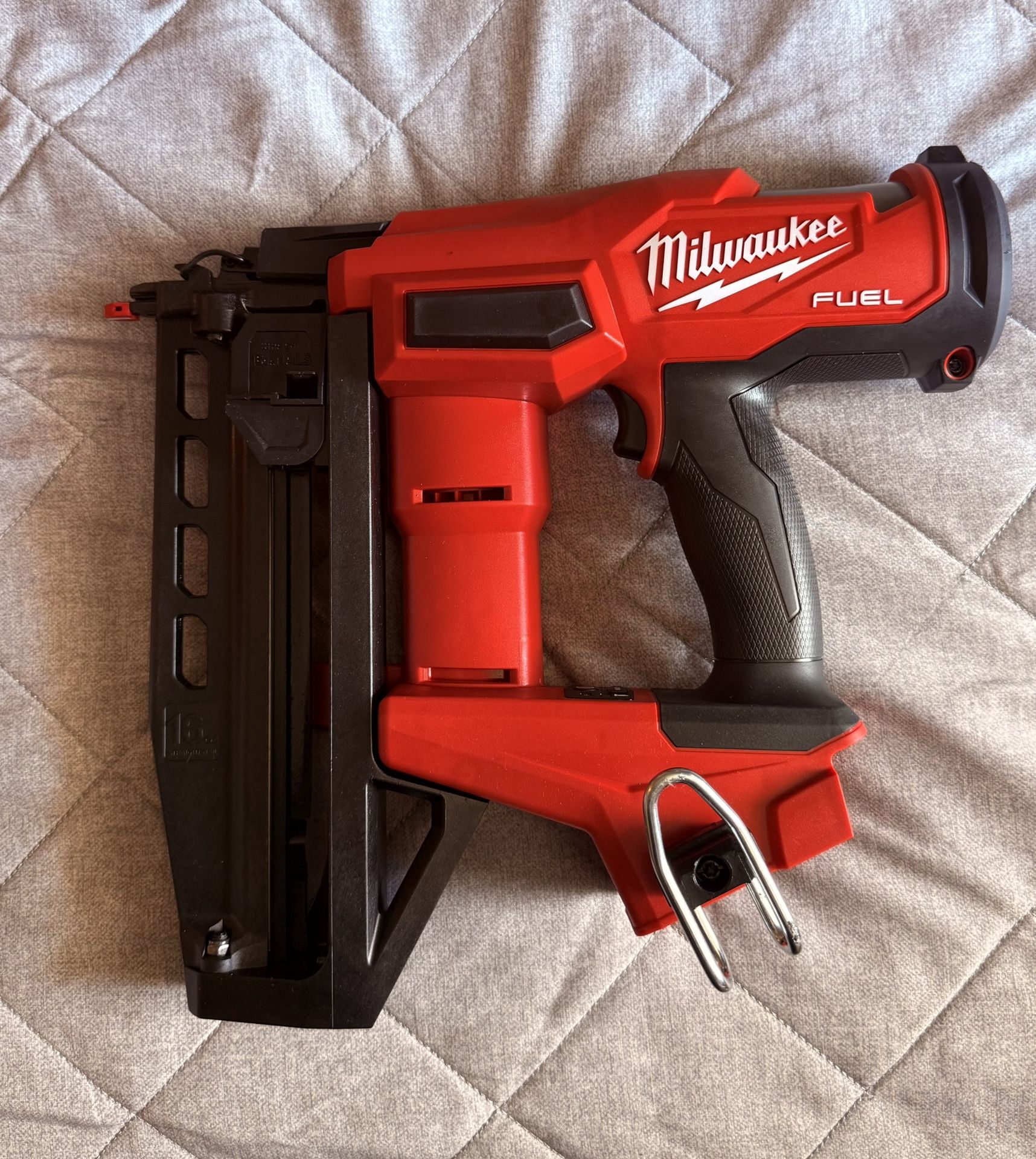 Milwaukee Fuel 16 Gauge Straight Finish Nailer 
