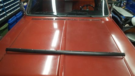 Vw eye brow