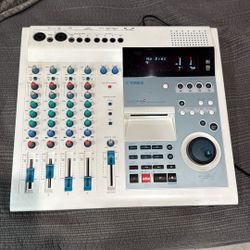 Yamaha MD4S. Multitrack MD Recorder