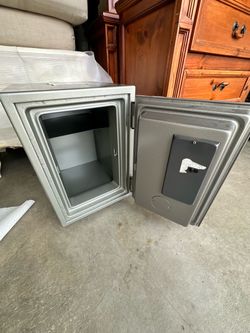 Fireproof Home Safe with Key Lock