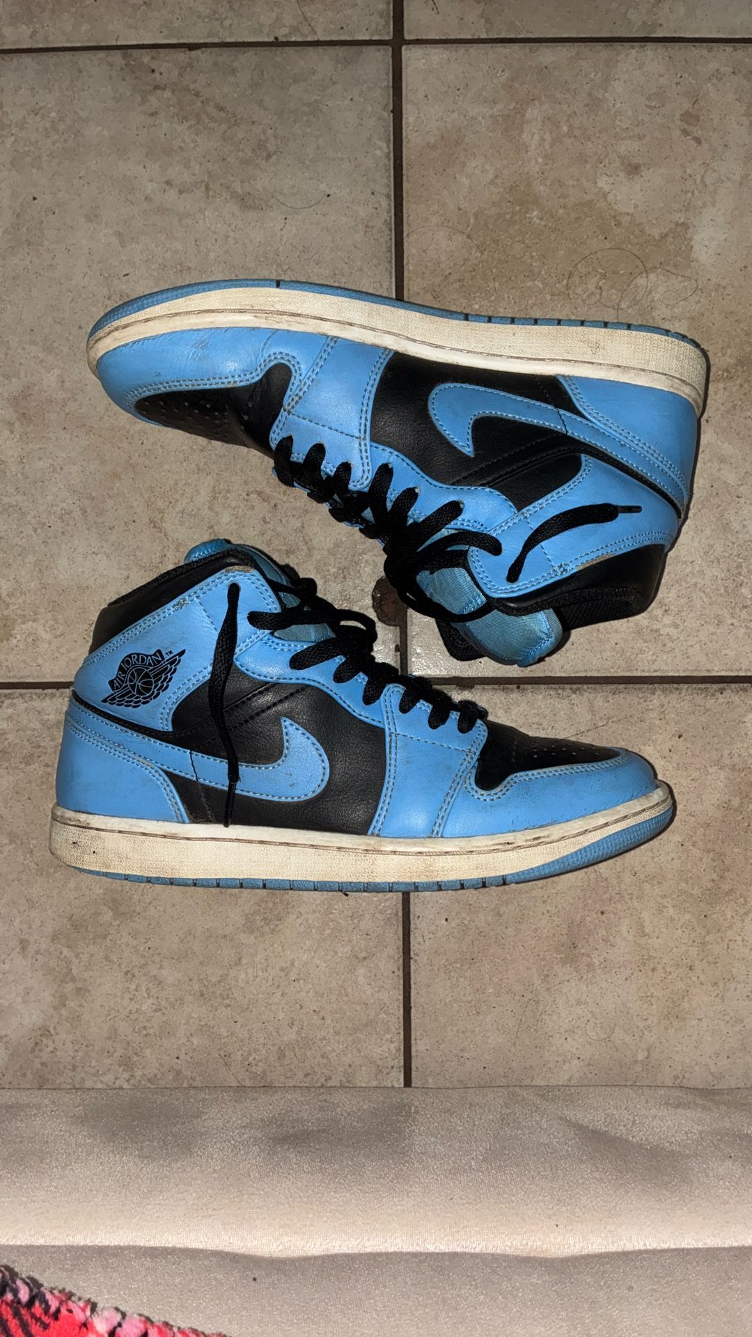 Jordan One Mid Wear