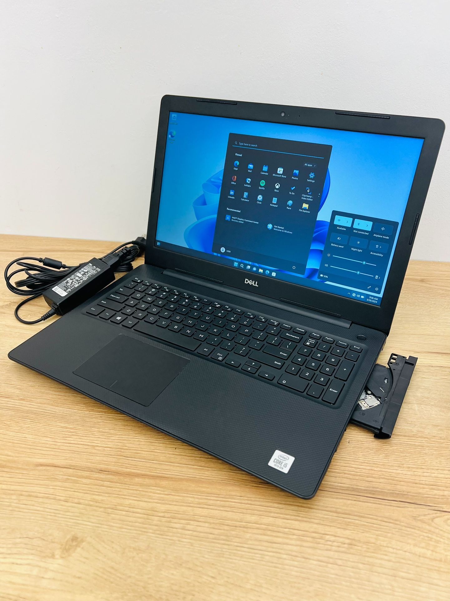 Dell 15.6” i5 Quad Core 10th Gen Full HD laptop / Windows 11 Pro / SSD / CD-DVD / WiFi AC / Camera / HDMI / Bluetooth / Charger