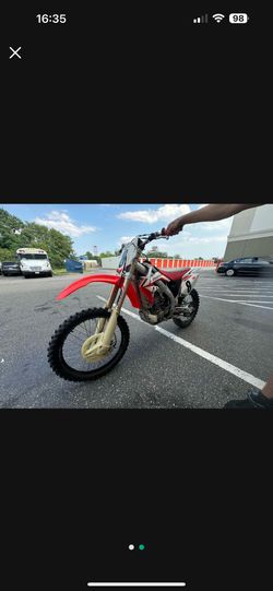 2004 Honda CRF450R,  $4000 Negotiable 