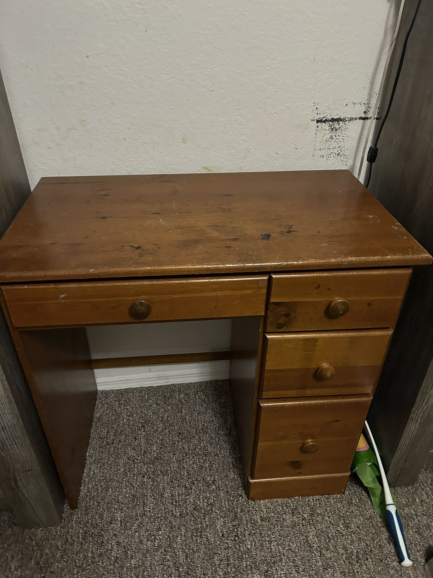 Small Desk for Sale in Brandon, FL OfferUp