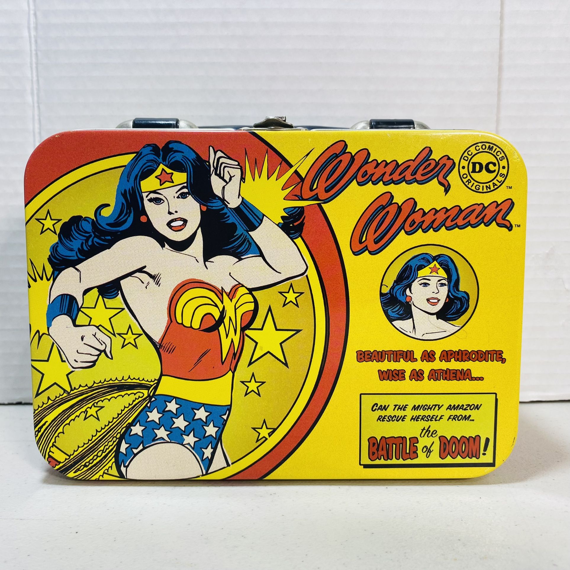 VANDOR DC Comics WONDER WOMAN Vintage Small 7 x 5" Lunch Box Tin Used