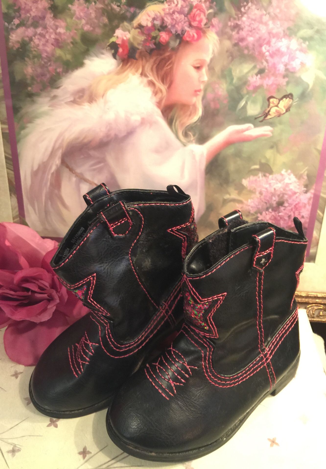 Little girls cute Cowgirl boots “ black with pink thread-design Euc. Size(6) slip on faux leather
