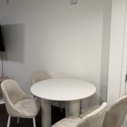 Dining table with 4 chairs set
