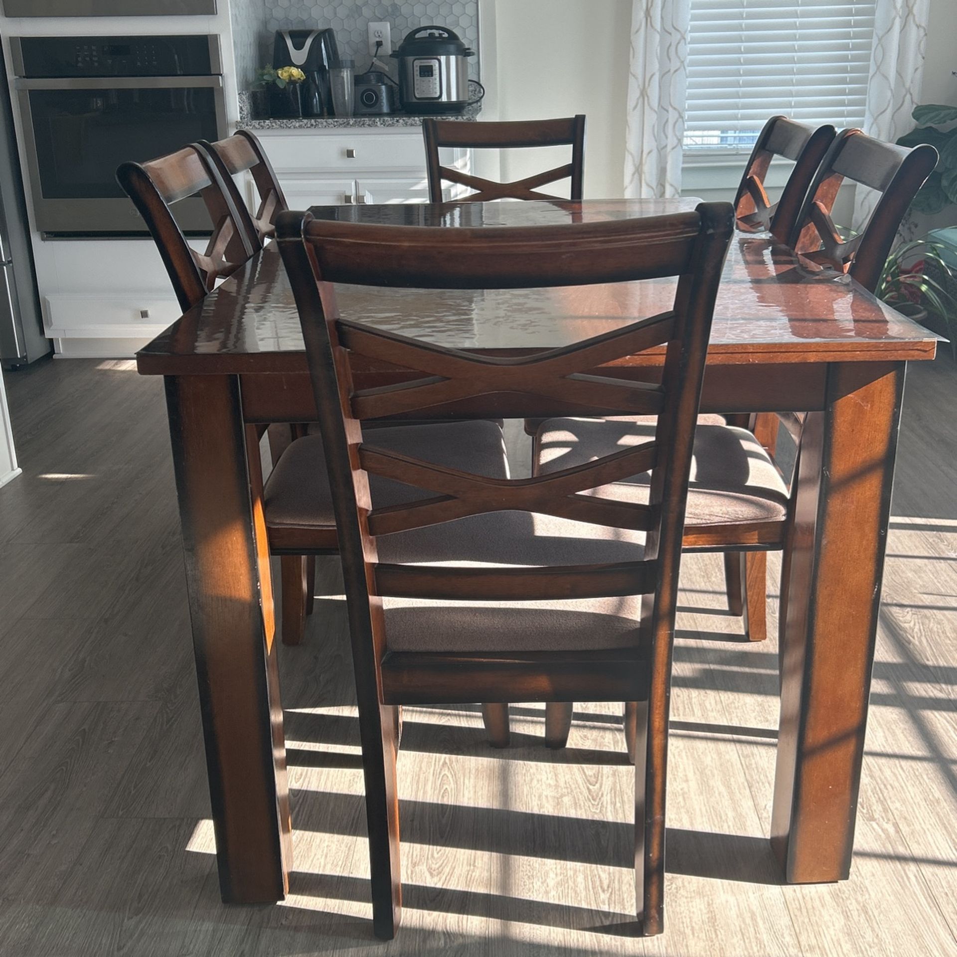 Dinning Table With 6 Chairs
