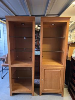 Stanley Furniture Illuminated Entertainment Wall Curio Display Lighted Cabinets with 1/4" Glass Shelves