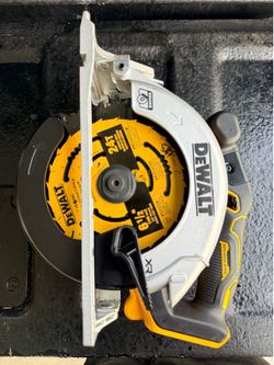 DEWALT 20V MAX Cordless Brushless 6-1/2 in. Sidewinder Style Circular Saw (Tool Only)