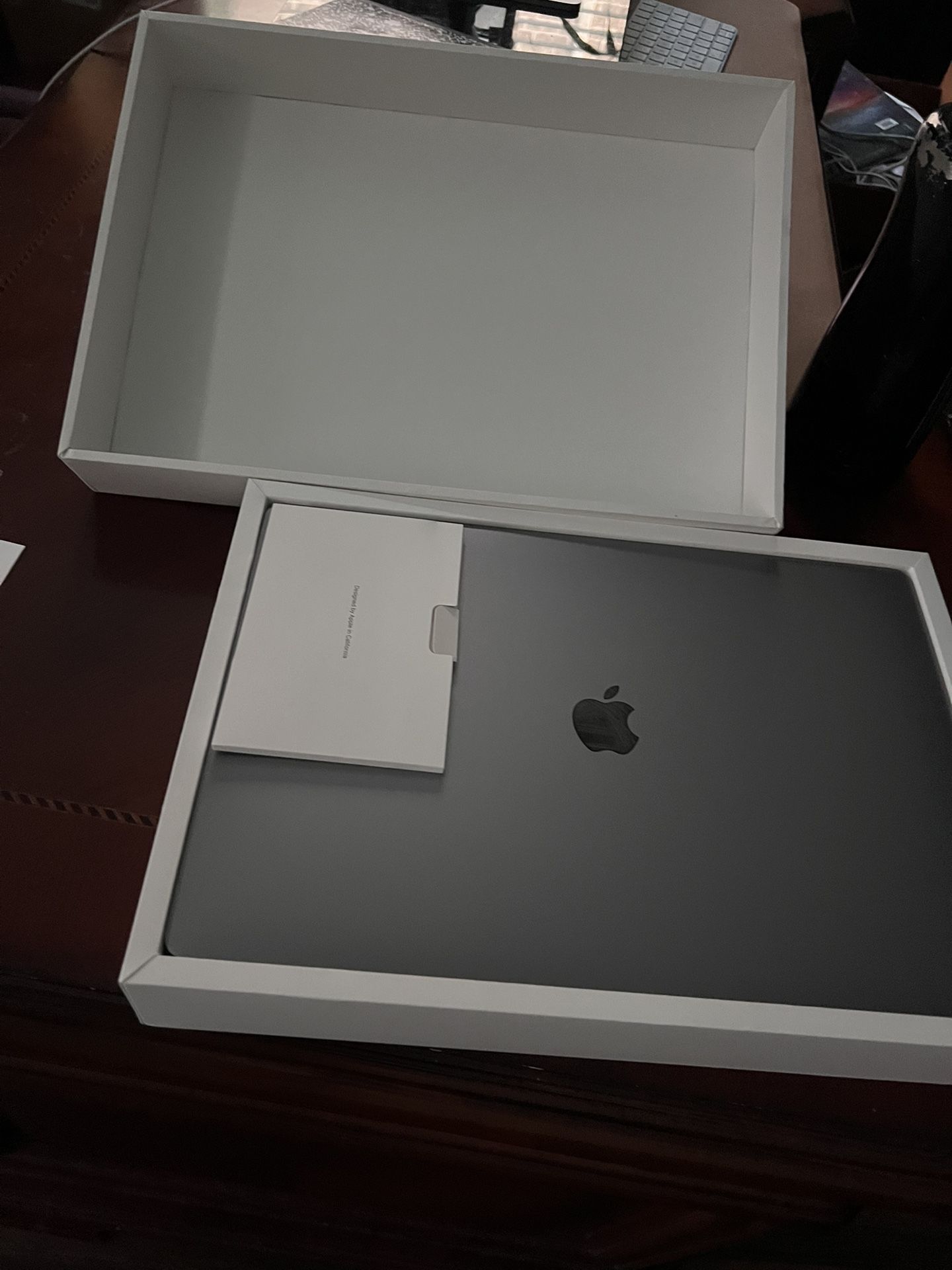 Apple macbook Pro i7 2.6 16 Inch 512 Gb