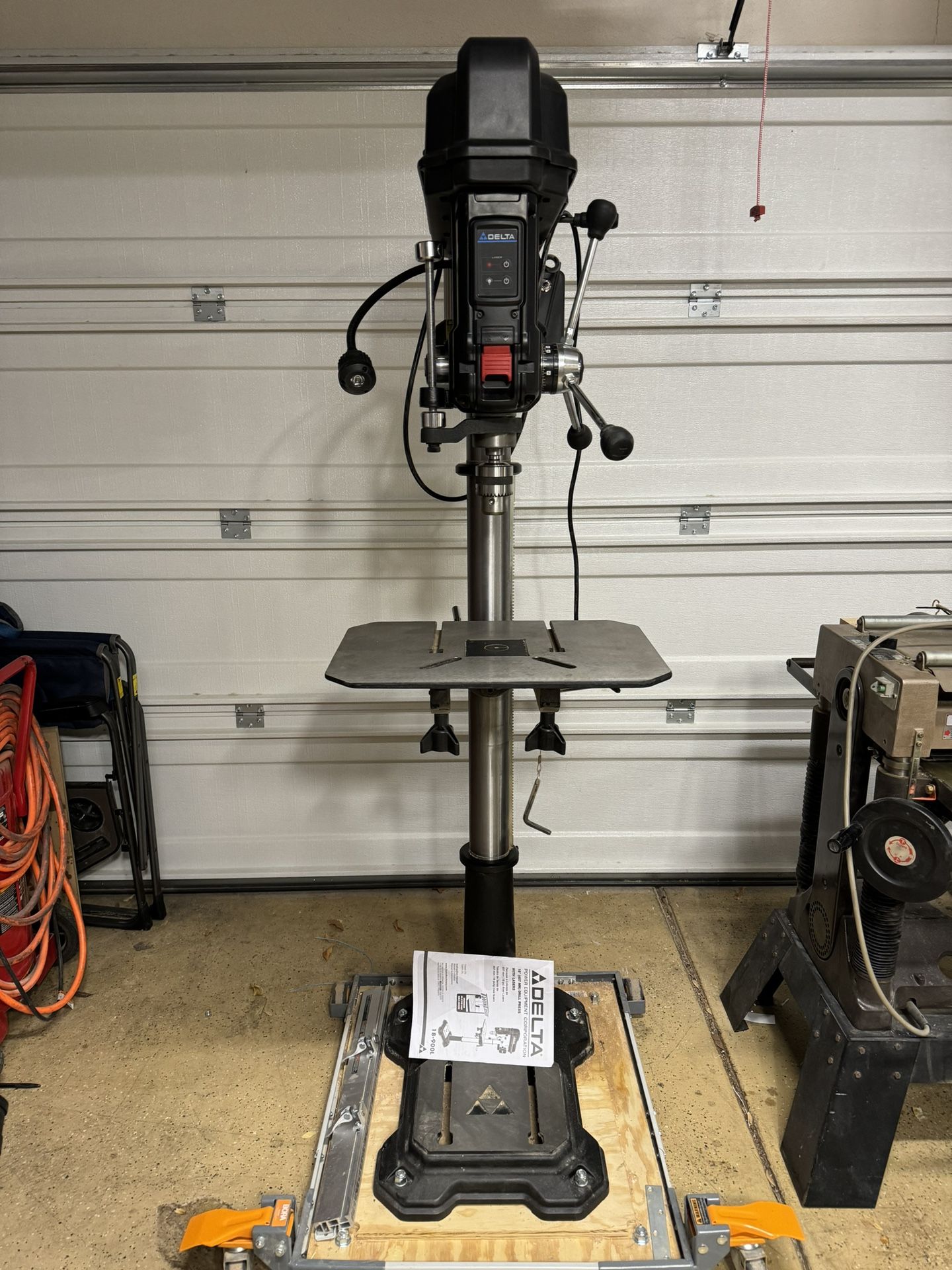 Delta 18-900L 18 in. Laser Drill Press