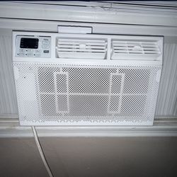 TCL window Type Air Conditioner  10,000 BTU 