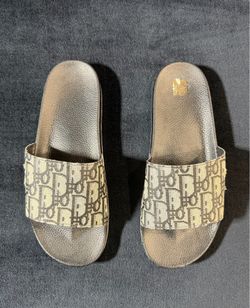 Size 9-10 sandals