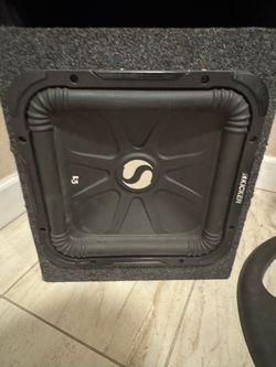 New Kicker L3 subs subwoofers in box