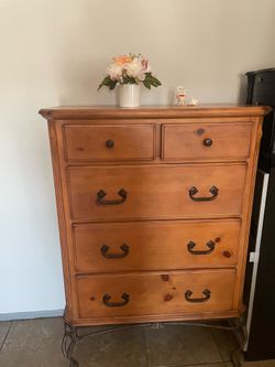Wood solid Dresser