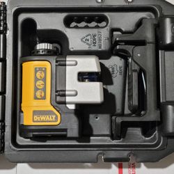 DEWALT 50 ft. & 165 ft. Red Self-Leveling 3-Beam Cross Line Laser Level with (4) AA Batteries & Case