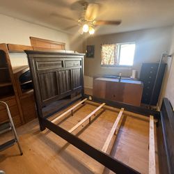 Solid Wood Queen Bed Frame – Dark Espresso – Great Condition