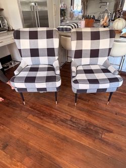 Checkered Tall Sofa Chair