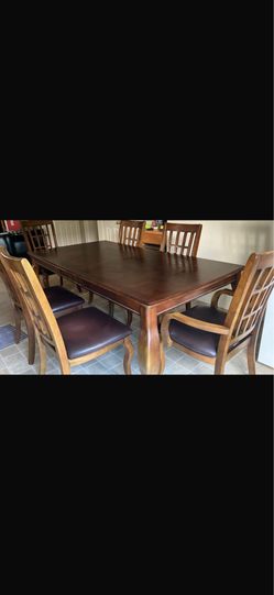 Dining Room Table Set with 6 Chairs