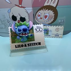 Disney lilo & Stitch 3-D Post Card Figure