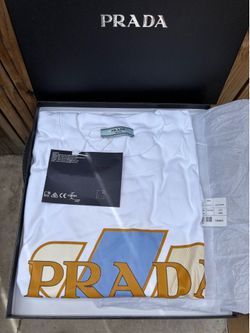 Men’s t shirts 2XL with box brand new
