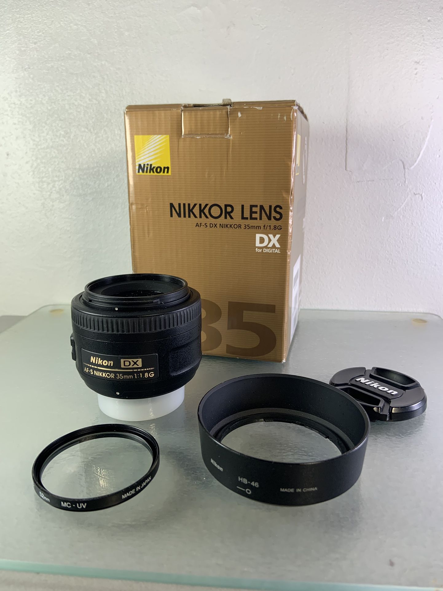 Nikon DX AF-S Nikkor 35mm f/1.8 G PRIME lens HB-46 for D90 D80