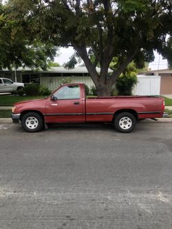 Toyota T100  139 mil millas