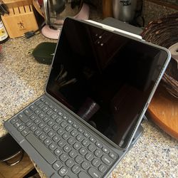 Wi-Fi+ 5G 12.9 Inch 5th Gen Apple iPad Pro With Keyboard And Apple Pencil 3