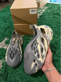 Yeezy FoamRunner Moon Size 8 / 9