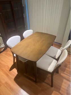 5 Piece Dining Set with 4 Chairs