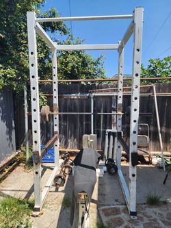 Squat rack heavy duty in good solid condition