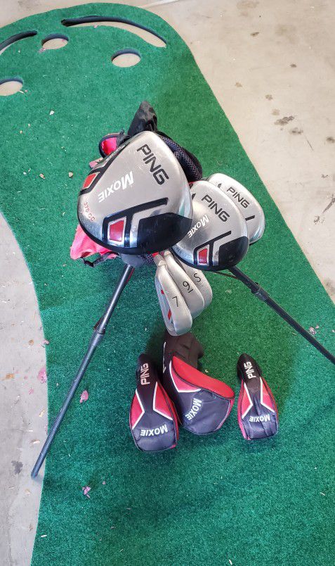 Ping Moxie Junior Golf Set Ages 9-12 - Left Handed