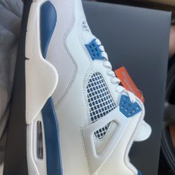 Jordan 4 military blue Size 11