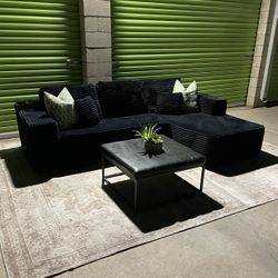 *Free Delivery* Boneless Sectional Couch Sofa 