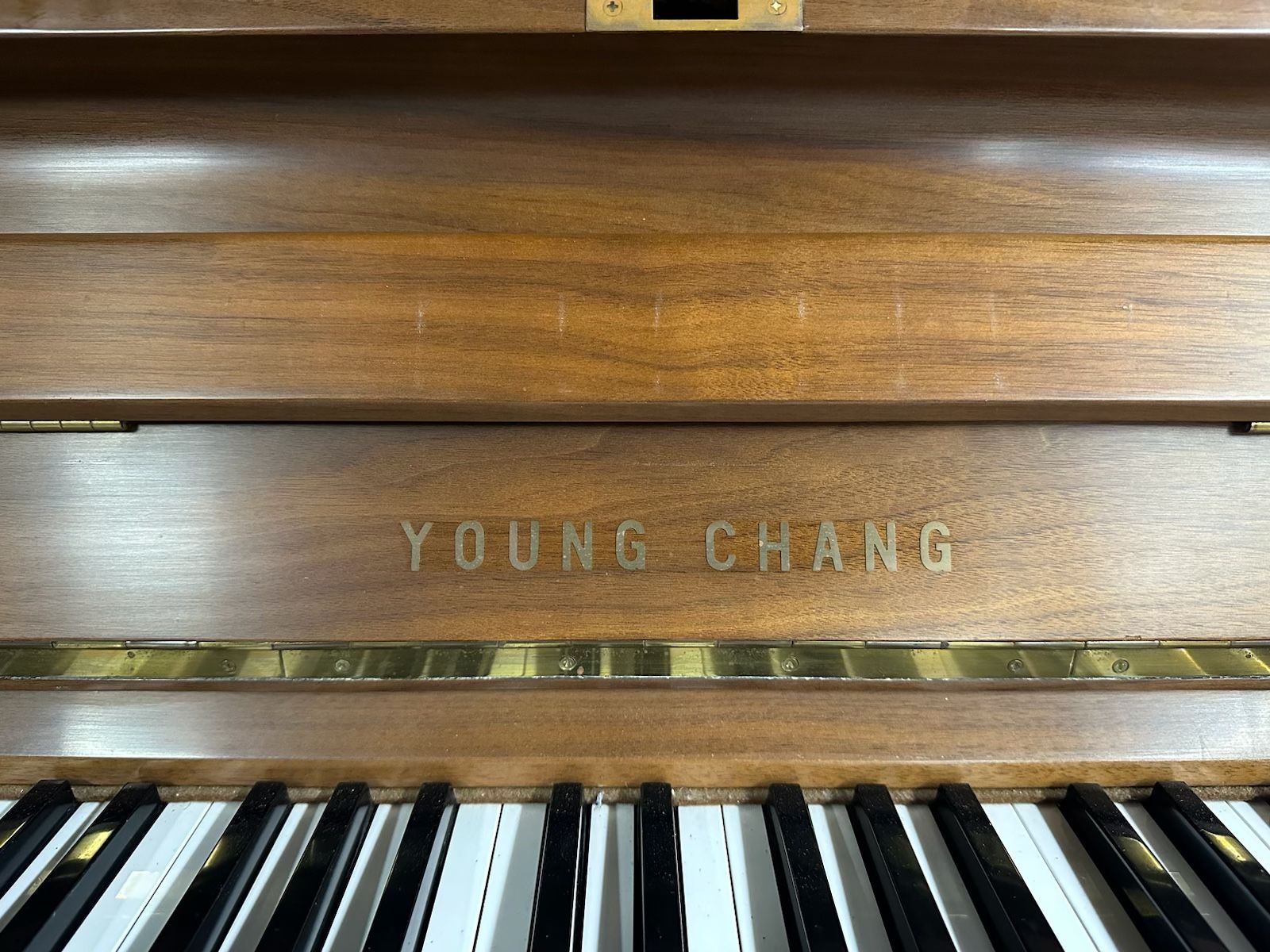 Young Chang U-111 Piano