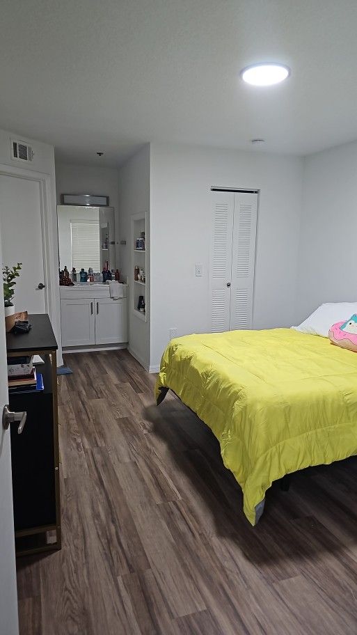 Alquilo HABITACIÓN Para DAMA PREFERIBLEMENTE