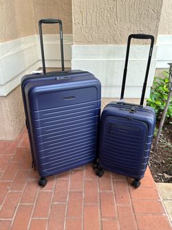 New samsonite set