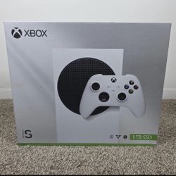 Xbox Series S 1TB All-Digital Console (Disc-Free Gaming) with Xbox Wireless Controller - 120FPS - Xbox Series S 